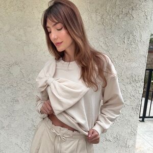 Elegant Cream Bow Sweatshirt for Women